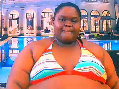 Snapshot of EbonyHotBuns chatting on June 13, 2026, 6:33 am EbonyHotBuns online show from June 13, 2026, 6:33 am