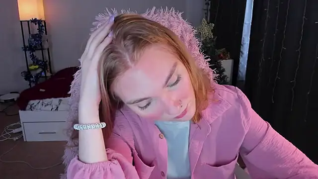 ReddHotPipper online show from December 16, 2025, 3:33 am