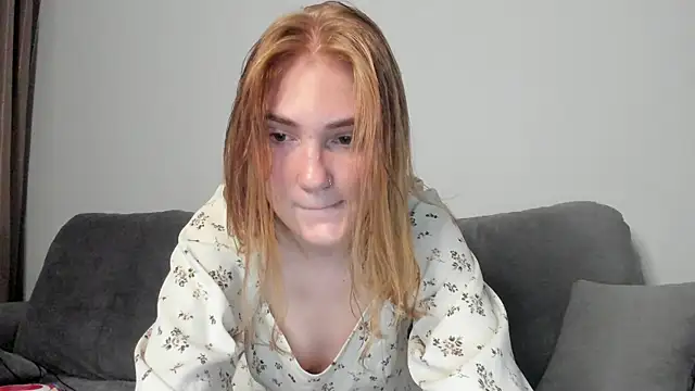 ReddHotPipper online show from June 3, 2026, 4:04 am