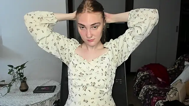 ReddHotPipper online show from June 27, 2026, 4:06 am