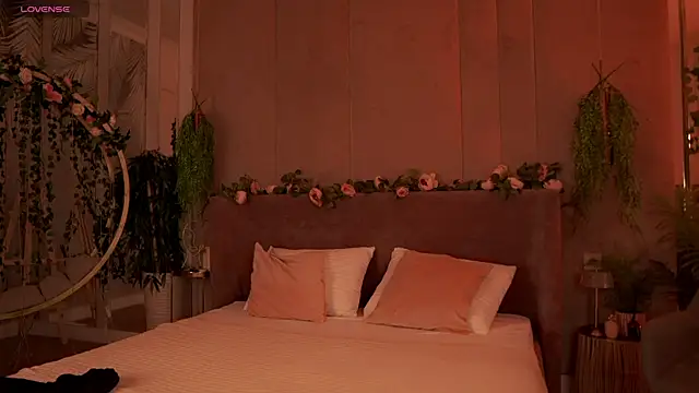 Smiley Mia online show from September 14, 2025, 5:06 am