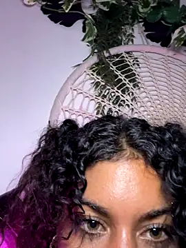 Snapshot of AlyssaHottv_ chatting on December 4, 2025, 12:20 am AlyssaHottv online show from December 4, 2025, 12:20 am