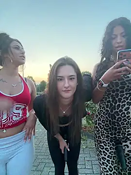 AlyssaHottv  online show from June 16, 2026, 8:11 pm