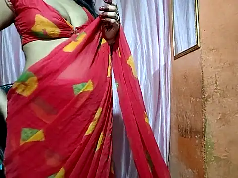 poojaxxx65 online show from October 10, 2025, 11:04 pm