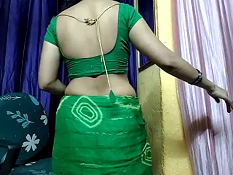 Snapshot of poojaxxx65 chatting on March 18, 2026, 11:19 pm poojaxxx65 online show from March 18, 2026, 11:19 pm