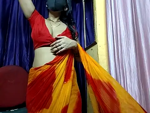 Snapshot of poojaxxx65 chatting on April 12, 2026, 10:15 pm poojaxxx65 online show from April 12, 2026, 10:15 pm
