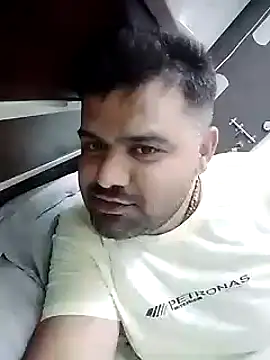 Happyman300 online show from September 28, 2025, 8:47 pm