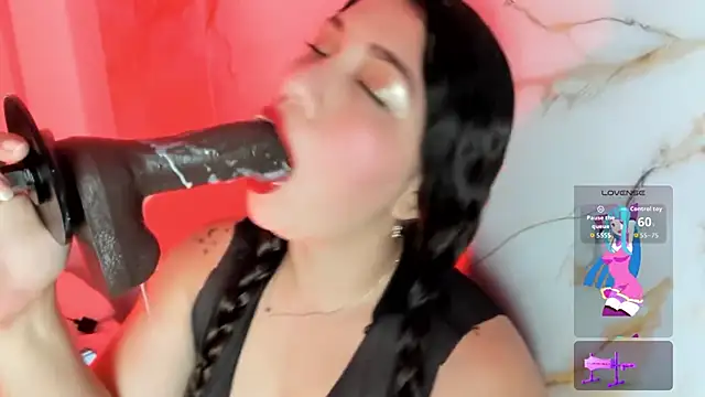 hade cute online show from May 13, 2026, 6:27 pm