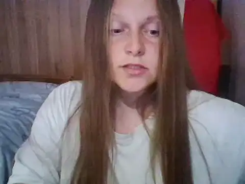 Evasapples online show from March 13, 2025, 10:32 pm