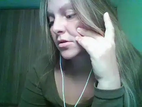 Evasapples online show from September 20, 2025, 3:35 pm