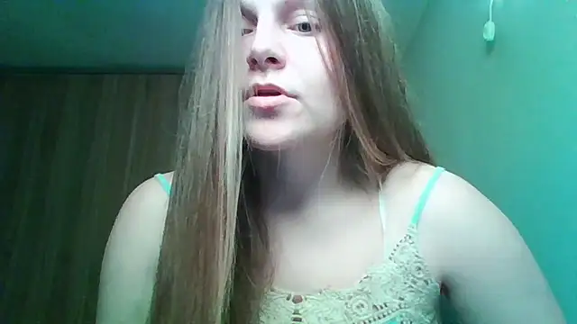 Evasapples online show from March 3, 2026, 9:31 pm