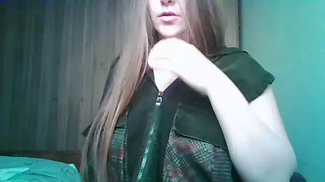 Evasapples online show from April 22, 2026, 7:48 pm