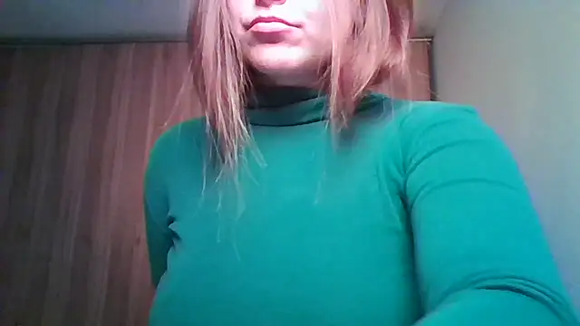 Evasapples online show from May 19, 2026, 8:15 pm