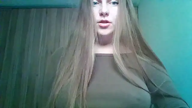 Snapshot of Evasapples chatting on June 19, 2026, 8:34 pm Evasapples online show from June 19, 2026, 8:34 pm