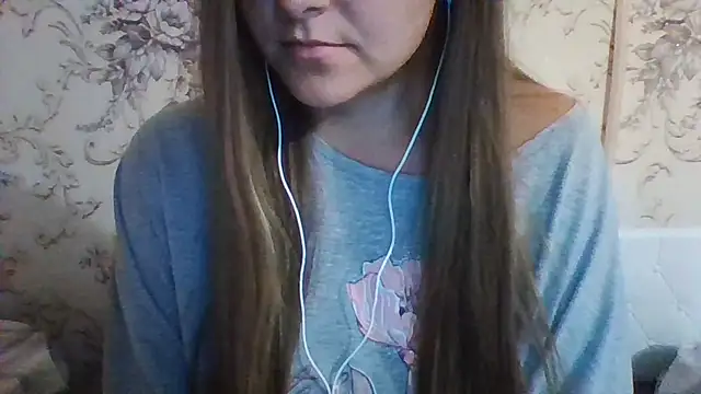 Snapshot of Evasapples chatting on July 4, 2026, 7:31 pm Evasapples online show from July 4, 2026, 7:31 pm