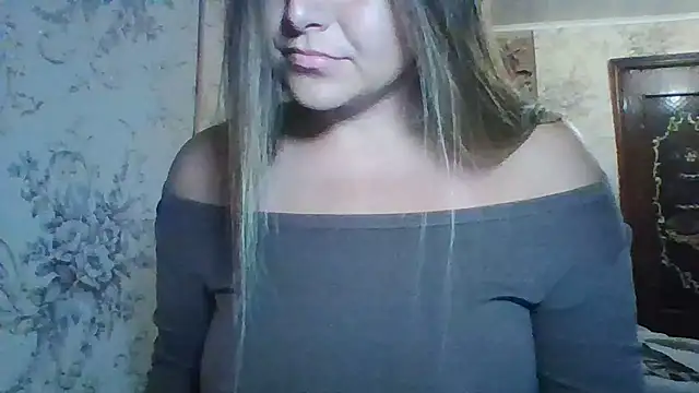 Snapshot of Evasapples chatting on July 7, 2026, 8:46 pm Evasapples online show from July 7, 2026, 8:46 pm