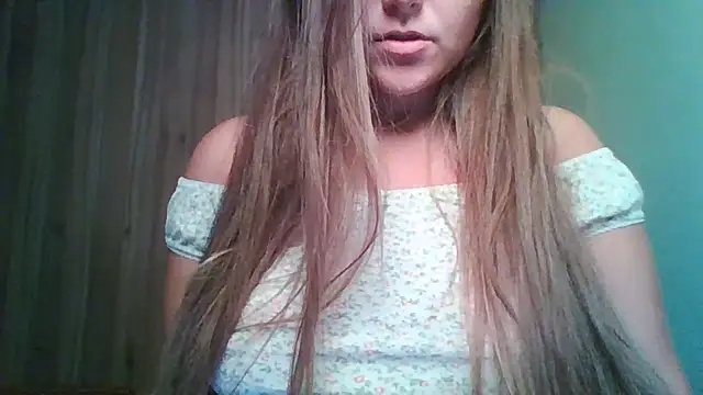 Snapshot of Evasapples chatting on July 13, 2026, 8:44 pm Evasapples online show from July 13, 2026, 8:44 pm