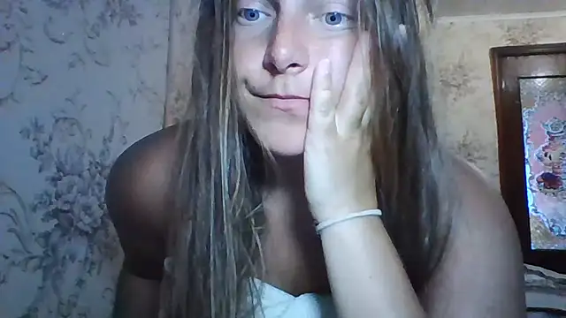 Snapshot of Evasapples chatting on July 16, 2026, 9:26 am Evasapples online show from July 16, 2026, 9:26 am
