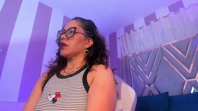 Snapshot of maria_paulac chatting on March 8, 2025, 6:10 am maria paulac online show from March 8, 2025, 6:10 am