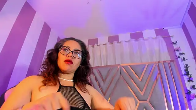 Snapshot of maria_paulac chatting on March 19, 2025, 8:01 am maria paulac online show from March 19, 2025, 8:01 am