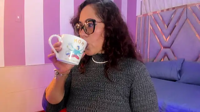 Snapshot of maria_paulac chatting on March 20, 2025, 5:02 am maria paulac online show from March 20, 2025, 5:02 am