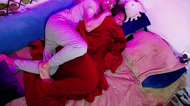 Snapshot of tatouagendecouple chatting on October 5, 2025, 4:11 am tatouagendecouple online show from October 5, 2025, 4:11 am