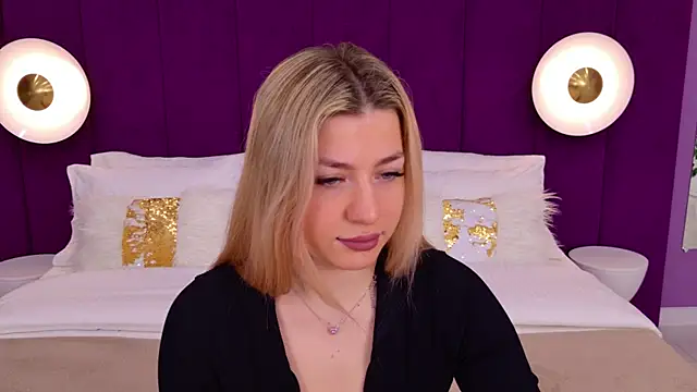 Snapshot of HelenaMorgan chatting on March 13, 2025, 3:22 am HelenaMorgan online show from March 13, 2025, 3:22 am