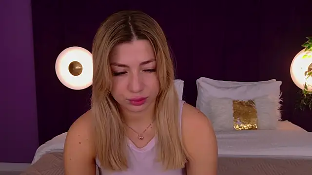 Snapshot of HelenaMorgan chatting on October 9, 2025, 3:04 am HelenaMorgan online show from October 9, 2025, 3:04 am