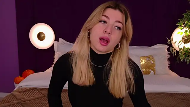 Snapshot of HelenaMorgan chatting on October 15, 2025, 3:06 am HelenaMorgan online show from October 15, 2025, 3:06 am