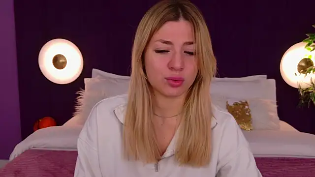 Snapshot of HelenaMorgan chatting on October 21, 2025, 3:07 am HelenaMorgan online show from October 21, 2025, 3:07 am