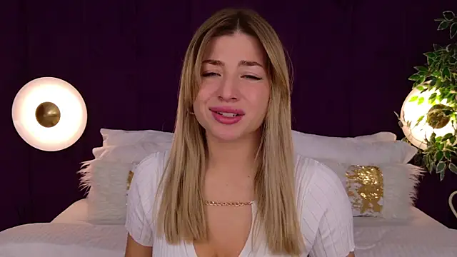 Snapshot of HelenaMorgan chatting on November 18, 2025, 3:12 am HelenaMorgan online show from November 18, 2025, 3:12 am