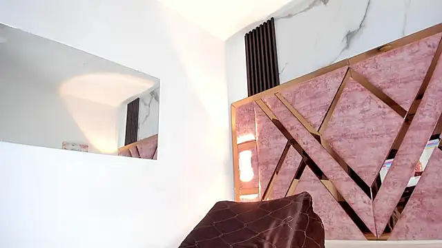 tifany bigdick online show from September 18, 2025, 6:43 pm