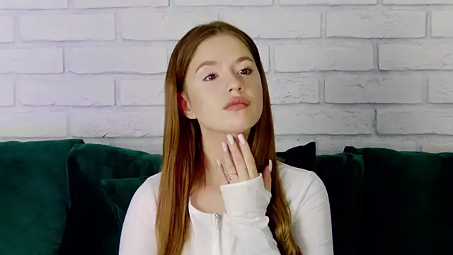 MilanaBalmain online show from February 12, 2025, 4:23 am