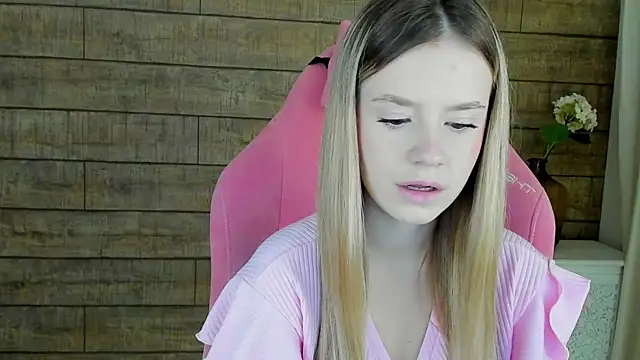 MilanaBalmain online show from October 11, 2025, 4:12 am