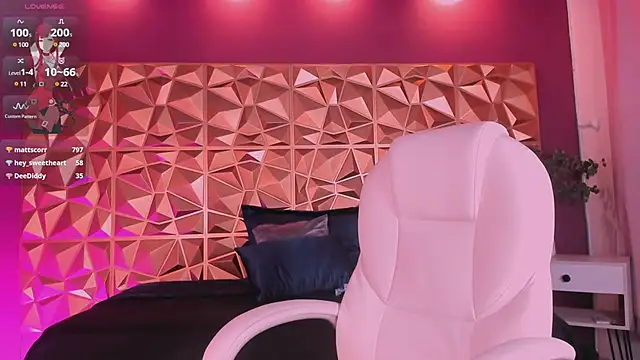 keendaall online show from February 14, 2025, 7:44 pm