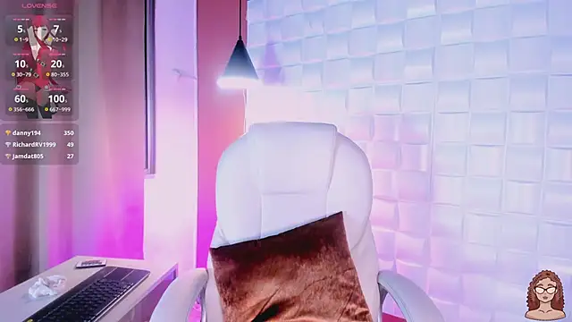 keendaall online show from February 20, 2025, 4:25 pm