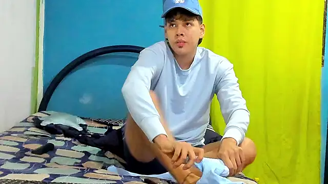 Snapshot of zackmontieel chatting on December 27, 2024, 8:24 am zackmontieel online show from December 27, 2024, 8:24 am