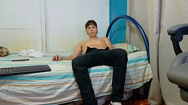 Snapshot of zackmontieel chatting on November 29, 2025, 10:18 am zackmontieel online show from November 29, 2025, 10:18 am