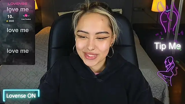 baby  kim online show from October 10, 2025, 9:19 am