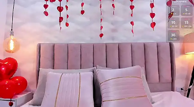 im nika  online show from February 17, 2025, 12:38 pm