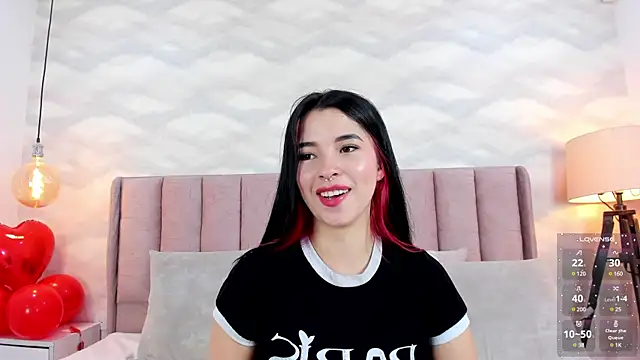 im nika  online show from February 22, 2025, 1:02 pm