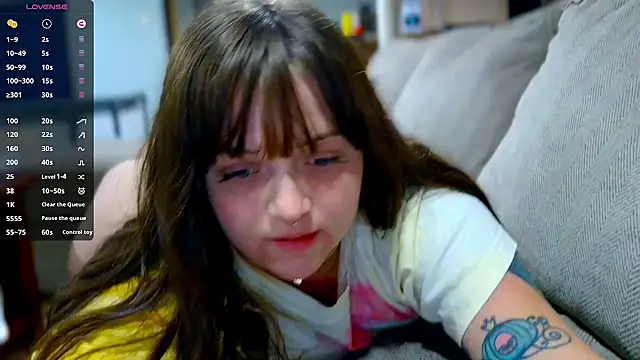 princess emily4723 online show from April 28, 2026, 3:00 am