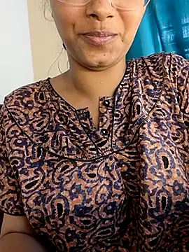 Sexy-Shalinii online show from April 26, 2026, 7:39 am