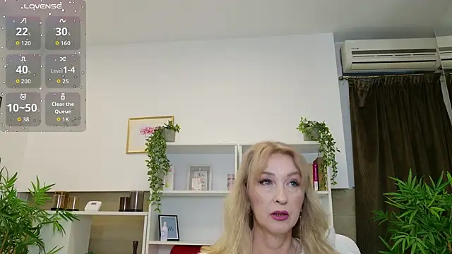 LadyLeea online show from June 18, 2026, 3:40 am