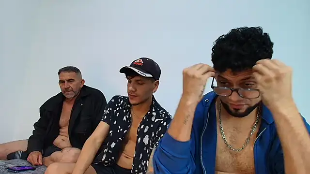 Snapshot of Benjamin_show chatting on October 30, 2025, 2:35 am Benjamin show online show from October 30, 2025, 2:35 am