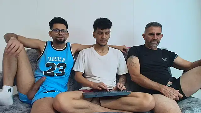 Snapshot of Benjamin_show chatting on November 13, 2025, 8:30 pm Benjamin show online show from November 13, 2025, 8:30 pm