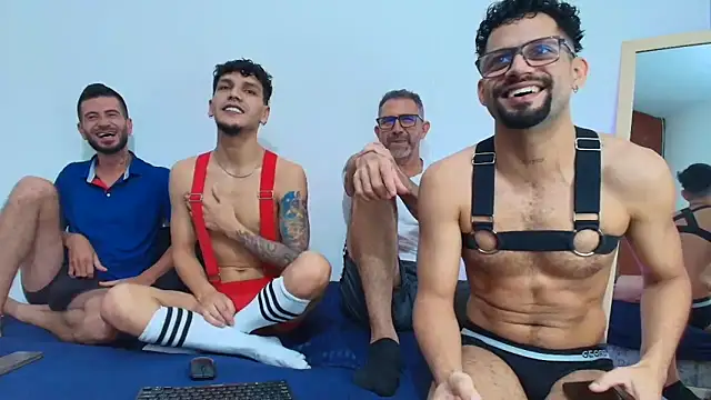 Snapshot of Benjamin_show chatting on November 28, 2025, 10:45 pm Benjamin show online show from November 28, 2025, 10:45 pm