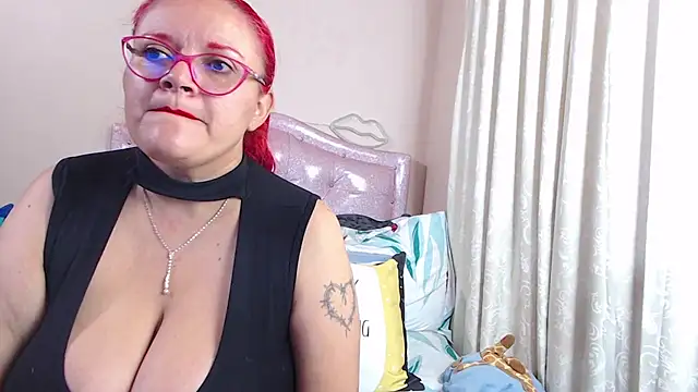 Snapshot of VickyColleman chatting on January 31, 2025, 3:00 pm VickyColleman online show from January 31, 2025, 3:00 pm