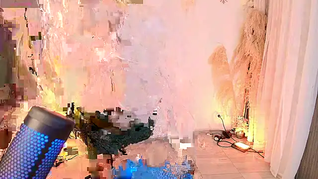 Ladydream1 online show from December 2, 2025, 3:23 am