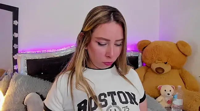 JanneKim online show from February 4, 2025, 8:28 pm